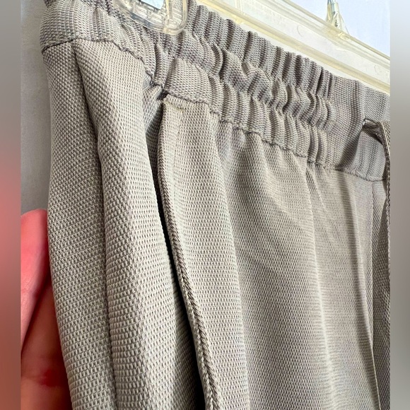 H&m linen textured Jogger style trousers - Picture 6 of 8